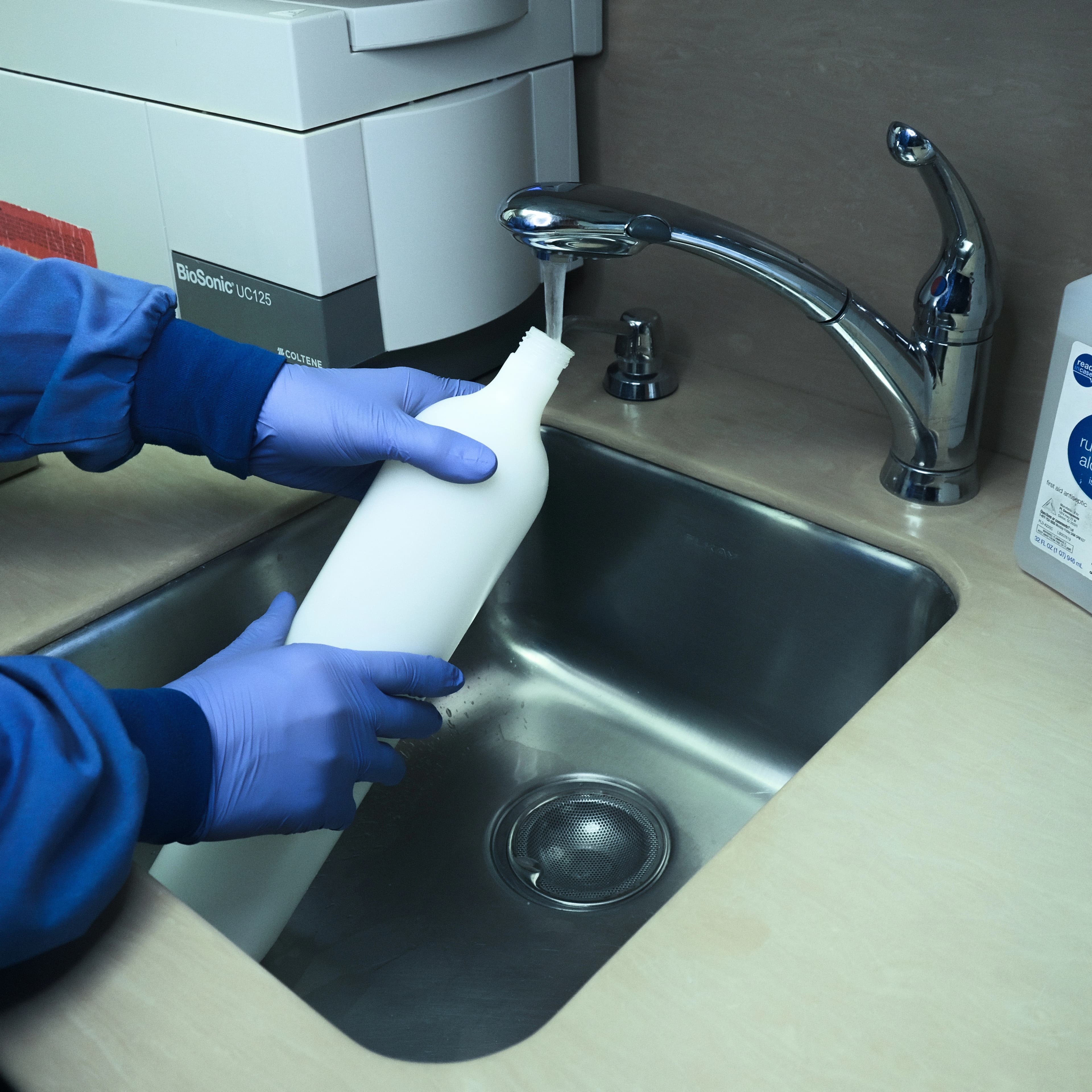 Preparing bleach solution to run through waterlines